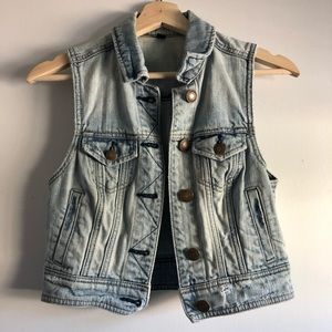 American Eagle Distressed Jean Vest